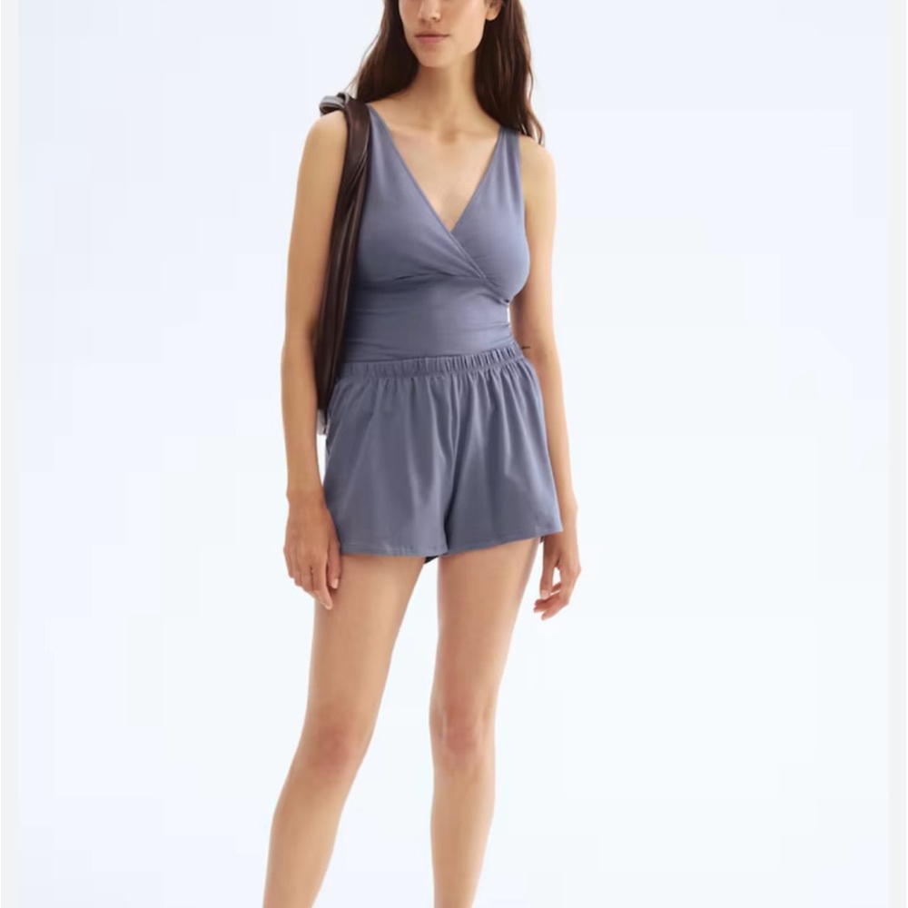 H&M nursing pajamas!
Never worn.